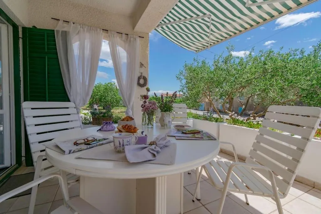 Luka Apartment Posedarje Holiday home