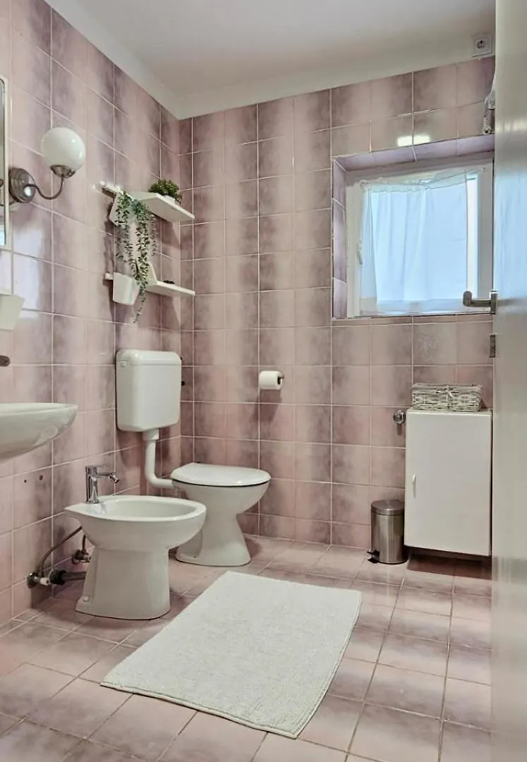 Luka Apartment Posedarje